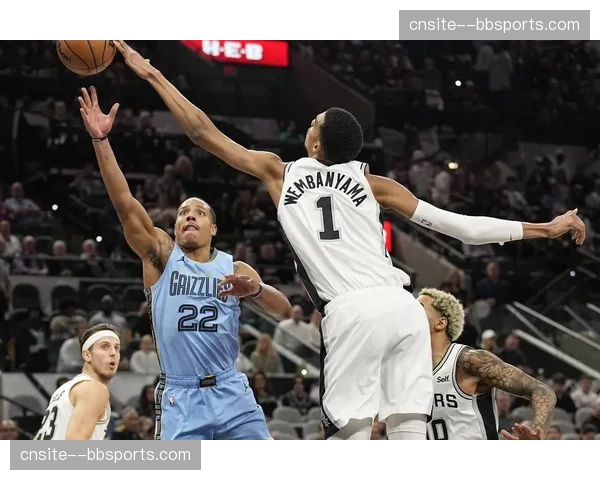 马刺文班亚马护筐命中率52%，封盖挑战量每回合0.0803联盟第一