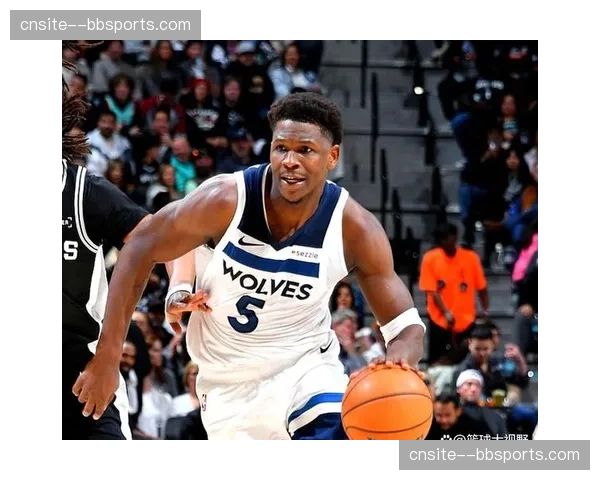 爱德华兹面对联盟第一雷霆 最后64秒反超三分加致命抢断